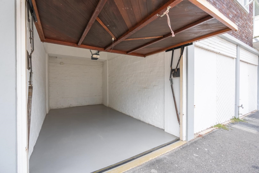 To Let 2 Bedroom Property for Rent in Sea Point Western Cape